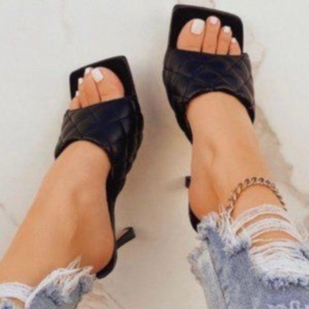 !! LIMITED !! SQUARE TOE Quilted Mules in Black - Picture 5 of 11